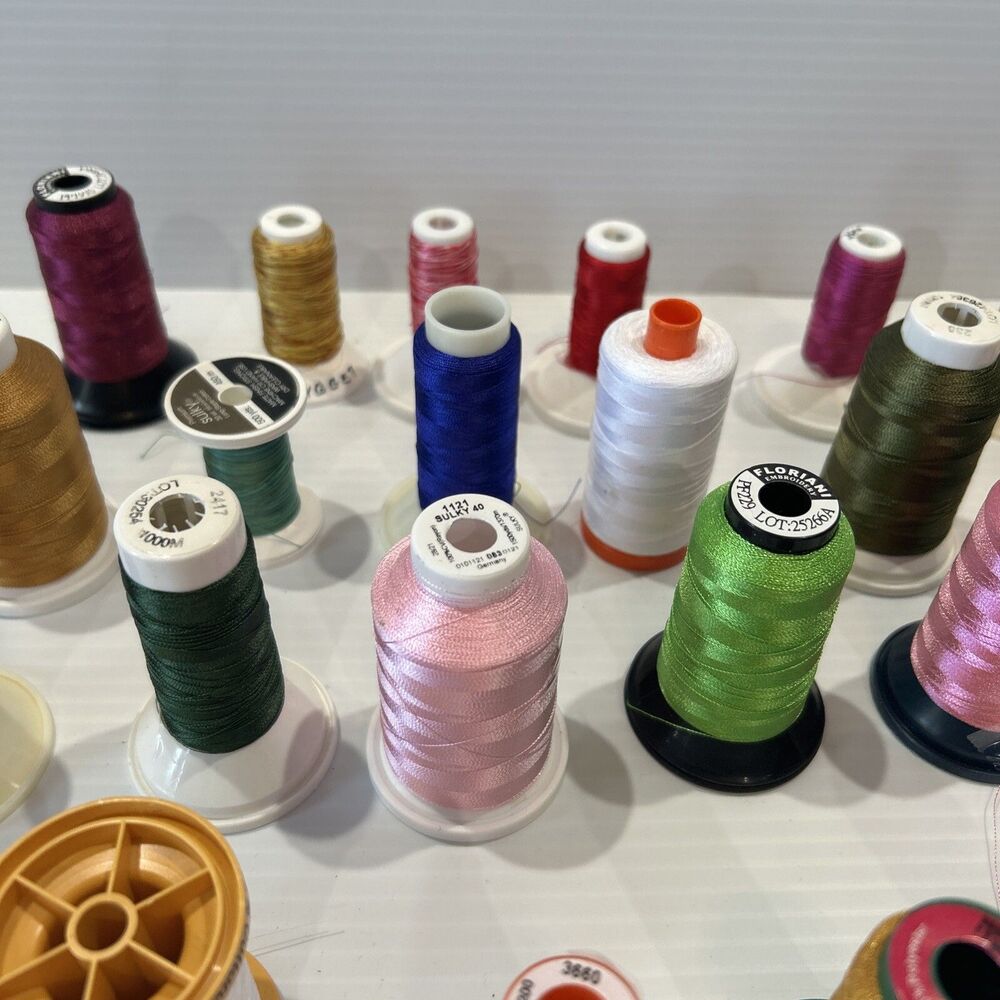 Lot Of 30 Floss Thread Colorful Sewing Quilting Embroidery Machine - Picture 4 of 9
